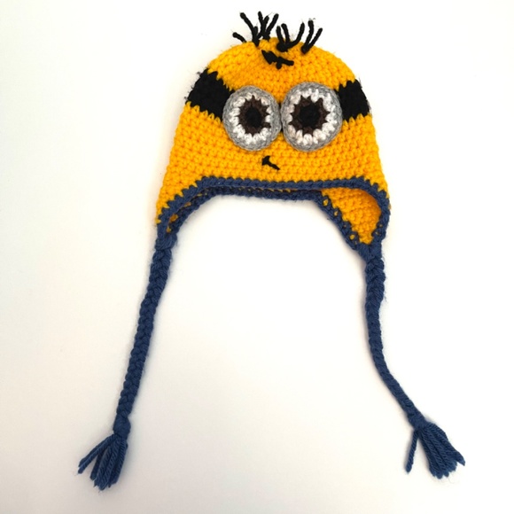 Handmade Crocheted Minion Hat Set- Newborn photos outfit - Picture 2 of 6